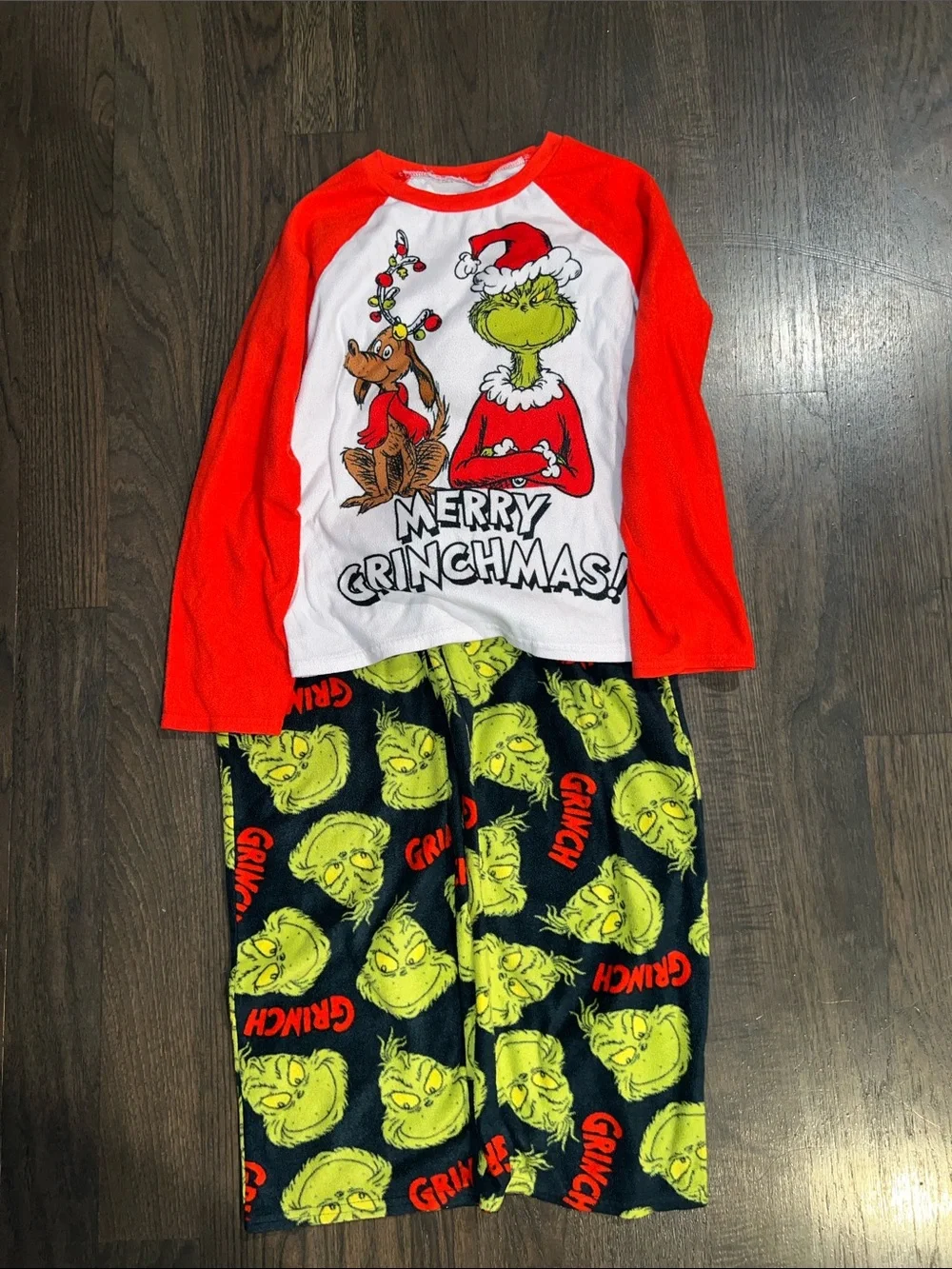 Dr. Seuss The Grinch Kids' Red and White 'Merry Grinchmas' Pajama Set S-L 10-12